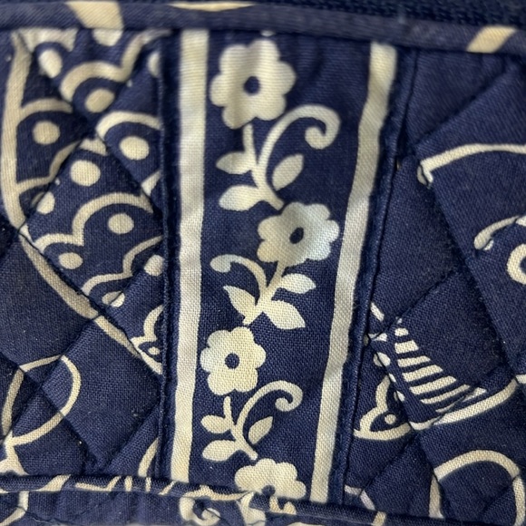 Vera Bradley cosmetic bag for women - Picture 2 of 7